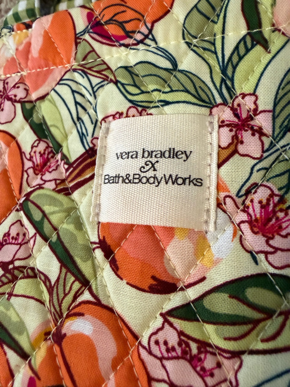Vera Bradley special edition tote. NWT - Picture 4 of 14
